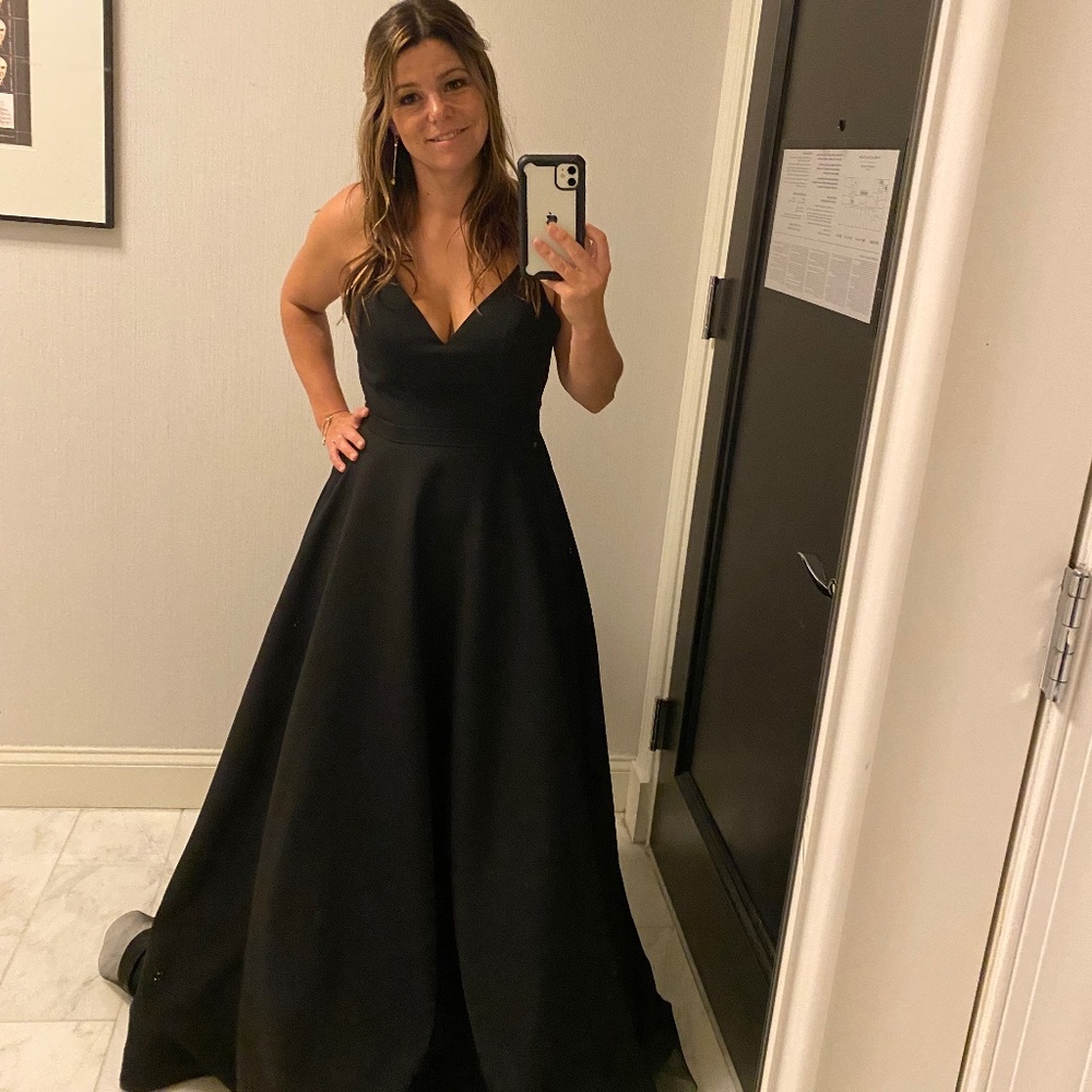 V-Neck Crepe Ballgown MAC DUGGAL Black